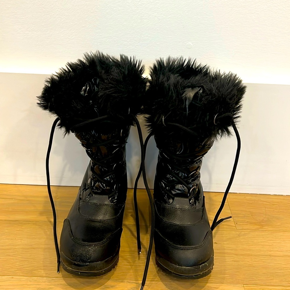 Cougar Canada size 7M Snow Boots